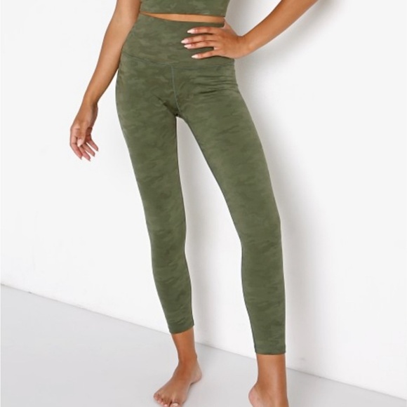 Beyond Yoga Pants - Beyond Yoga High Waist Midi Eden Green Camo Leggings